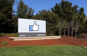 【アメリカ】フェイスブック、契約社員らの最低賃金を引き上げ。福利厚生も拡充