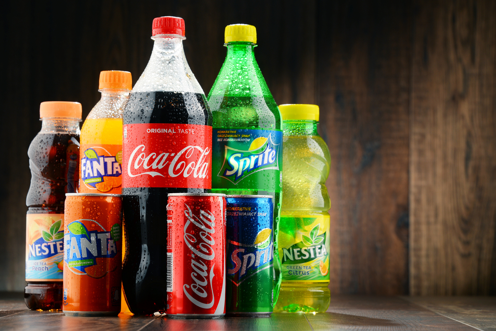 【アメリカ】コカ・コーラ、世界全体で2030年までにペットボトル・空き缶を100%リサイクル 1