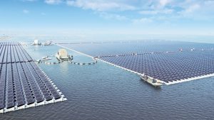 【中国】内陸湖沼での浮体式メガソーラー導入進む。2018年5月には150MW発電所完成