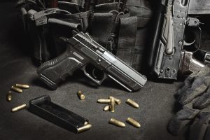 【アメリカ】ブラックロック、民間用銃器大手へのエンゲージメント強化。除外ファンド設定検討も表明