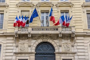 【フランス】フランス銀行、責任投資憲章採択。石炭ダイベストメントも盛り込む