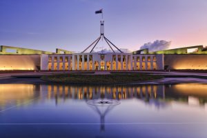 【オーストラリア】首相、電力業界のCO2排出削減義務化立法を断念。与党内からも反対意見