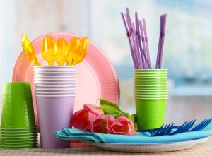 【EU】欧州議会、プラスチック製ストロー・食器使用禁止法案可決。酸化型生分解性プラスチックも