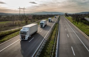 【ドイツ】インテルとSimacan、トラック隊列走行を2020年までに実現。CO2削減、渋滞緩和に期待
