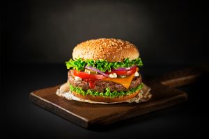 【国際】マクドナルド、牛肉生産での抗生物質使用削減強化で新方針発表。薬剤耐性問題に対応