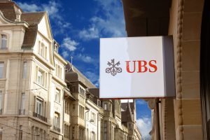 【スイス】仏地裁、UBSに5600億円の罰金命令。脱税・マネーロンダリングに組織ぐるみで関与と判断
