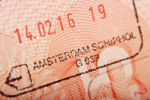 【国際】オランダとカナダ、入国時にパスポート不要な取組開始。スマホと生体認証等を活用