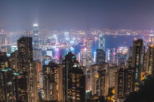 【香港】香港証取、上場企業のESG情報開示義務化。2020年7月1日施行。環境KPI目標開示必須等