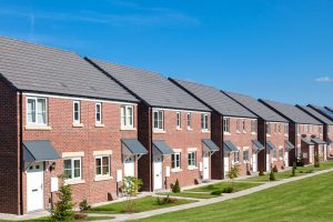 【イギリス】社会住宅規制庁、2019年のアフォーダブル住宅政策報告。1.7兆円新規投資