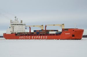 【カナダ】北極海航路航行数が2019年に大幅増。NIKE等12社は「北極海企業海運誓約」で対抗
