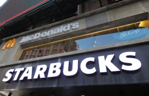 【アメリカ】マクドナルドとスターバックス、店内飲食禁止発表。新型コロナ感染拡大阻止を優先