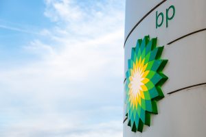 【イギリス】BP、2030年までに石油・ガス生産量40%削減。再エネ・水素での事業成長に転換