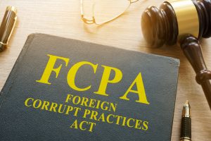 【アメリカ】連邦控訴裁、国外での腐敗行為でもFCPA適用の判決。米銀の口座経由送金を理由