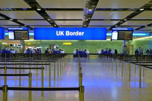 【イギリス】政府、帰国・入国後の自主隔離期間短縮目指しタスクフォース創設。旅行業支援策も