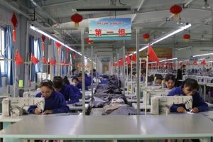 【中国】アパレル業界団体FLA、新疆ウイグル自治区からの調達・生産を禁止。深刻な人権侵害と判断