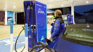 【ドイツ】BP販売子会社Aral、超急速充電スタンド500台導入。100%再エネ活用、10分強で充電可能