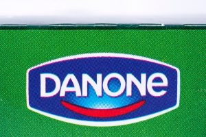 【フランス】ダノン取締役会、ファベール取締役会議長兼CEOを解任。ガバナンス強化の株主要求
