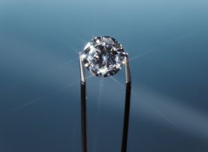【アメリカ】エーテル、ダイヤモンドで世界初のビーガン・アクション認証取得。大気回収炭素から生成