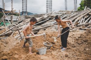 【国際】世界の2020年児童労働数が20年ぶりに増加に反転。コロナ禍影響。ILOとUNICEF報告書