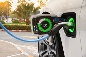 【ヨーロッパ】新車の1キロ当たりCO2排出量、2020年に12%減少。EVシェアが3倍に増加