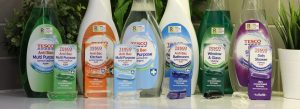 【イギリス】テスコ、PB商品洗浄剤で固形詰替製品販売開始。2028年までに宅送でも100%EV転換