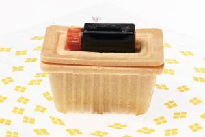 【日本】桔梗屋、容器を最中に変えた「信玄餅 極」発売開始。一部店舗で数量限定