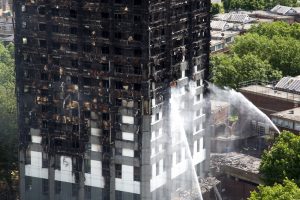 【イギリス】政府、高層ビルのデベロッパーと外装材メーカーに外装材修繕義務。グレンフェル・タワー火災