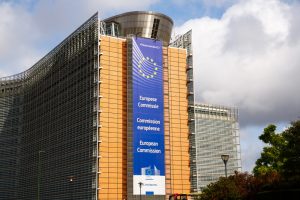 【EU】欧州委、新人事戦略発表。労働慣行、キャリア開発、IT化の強化とともに職場の低炭素化も