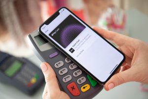【EU】欧州委、アップルのApple Payで競争法上の疑い。iOSでの店舗決済をApple Payの限定