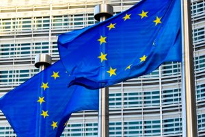 【EU】欧州委、加盟国の財政ルール改訂へ。2024年以降の中長期的な公的債務比率削減と加盟国の裁量拡大