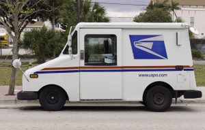 【アメリカ】郵便公社USPS、車両EV化に1.3兆円投資。約6万台のEV配送車両購入。2026年以降は100%