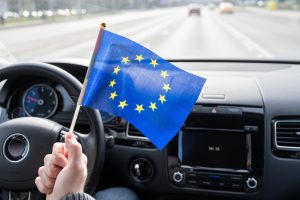 【EU】欧州委、運転免許規則改正へ。世界初のデジタル免許証。加盟国間でデータ共有も