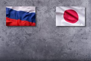 【日本・ロシア】政府、ロシア経済制裁追加。2月のG7首脳宣言で決定。導入までに1ヶ月超
