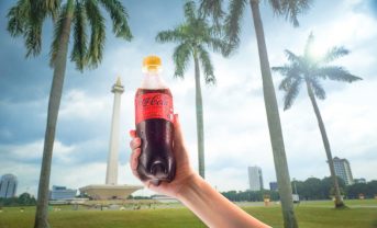 【インドネシア】コカ・コーラ、一部の主要ブランドで同国初100%rPET転換達成。リサイクルも現地で