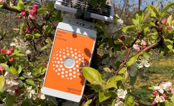 【イギリス】テスコとWWF、リンゴ園でAI搭載花粉媒介者モニタリング機器設置。AgriSound協働