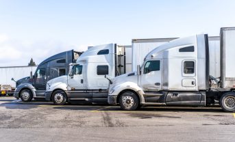 【アメリカ】カリフォルニア州、中・大型トラックの段階的ZEV転換を義務化。メーカー10社合意