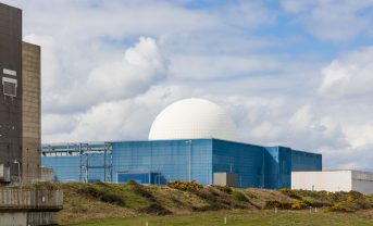 【イギリス】政府、HALEU核燃料生産に560億円。原発24GWロードマップも発表