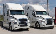 【アメリカ】ダイムラートラック、UAWと新労使協定で暫定合意。時給従業員25%賃上げ