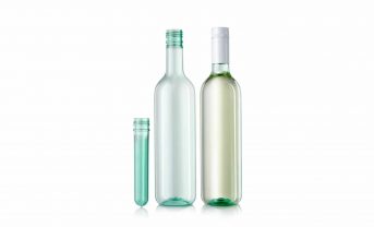 【オーストリア】アルプラ、PET製ワインボトル発売。瓶比でGHG排出量最大50%減