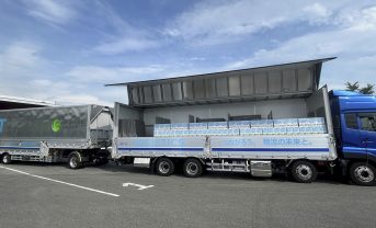 【日本】サントリーとダイキン工業、ダブル連結トラック活用開始。物流2024年問題と排出量改善