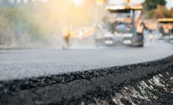 【日本】日本道路と清水建設、バイオ炭含有アスファルト混合物製品化。製造時GHGゼロに