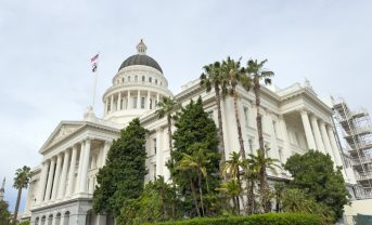 【アメリカ】カリフォルニア州、気候開示州法2年先延ばしの知事提案を却下。先行き不透明続く