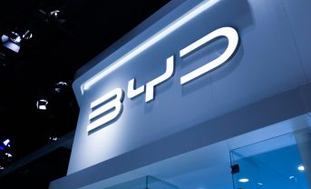 【中国】BYD、EV年間販売台数が176.5万台で前年比12.1%増。テスラは178..9万台で1.1%減