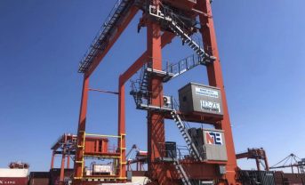 【日本】国交省、世界初の港湾ターミナル水素エンジン実証開始。神戸港ガントリークレーン動力