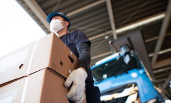 【日本】改正下請法（中小受託法）、成立。規制強化し価格転嫁促進。運送委託も対象