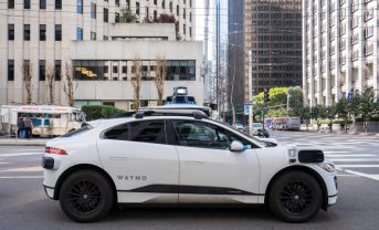 【アメリカ】ウェイモとマグナ、アリゾナ州メサで自動運転車両新工場設立へ。2026年に2000台以上