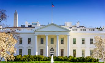 【アメリカ】トランプ大統領、医薬品の国内生産促進指示。懸念国での遺伝子研究支援中止も