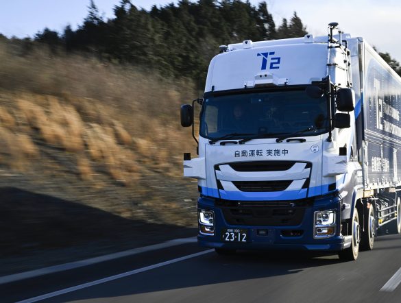 【日本】飲料大手4社とT2、自動運転トラックを用いた酒類・飲料の幹線輸送実証開始