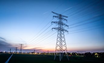 【国際】IEA電力2025上期改訂版。2026年まで電力需要は増え、GHGはわずかに減少へ