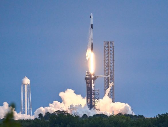 【アメリカ】トランプ大統領、宇宙産業の規制緩和で大統領令。商業打ち上げ加速へ
